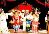 越剧王老虎抢亲,笑谈情仇，演绎市井传奇